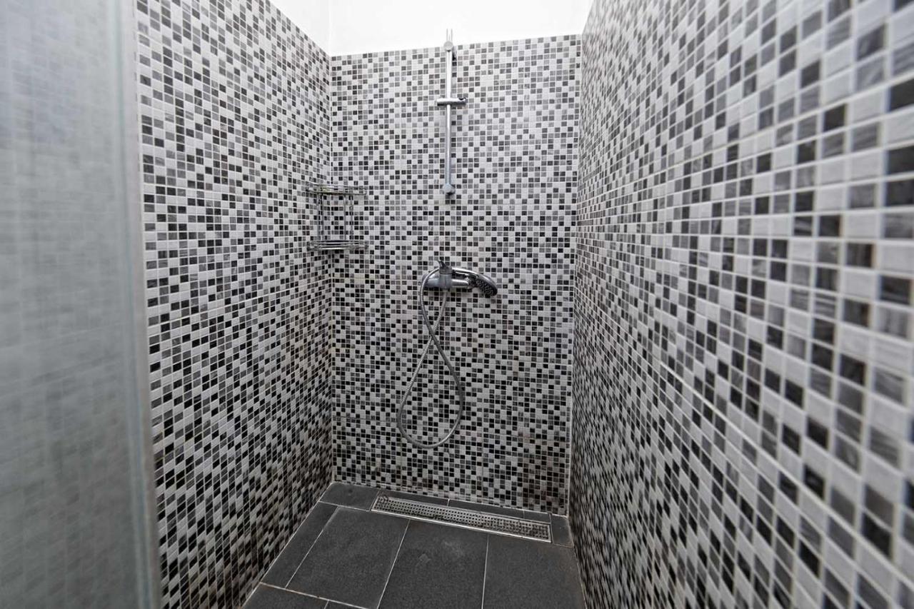 Peter'S Tower Apartments Prága Kültér fotó