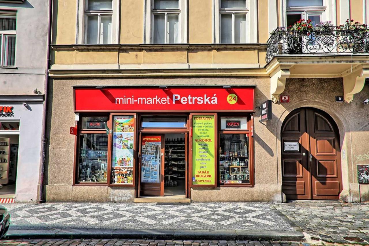 Peter'S Tower Apartments Prága Kültér fotó