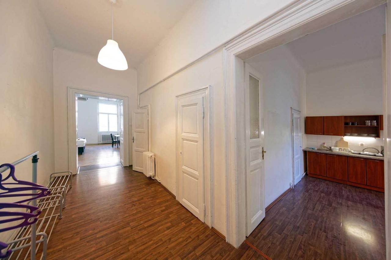 Peter'S Tower Apartments Prága Kültér fotó