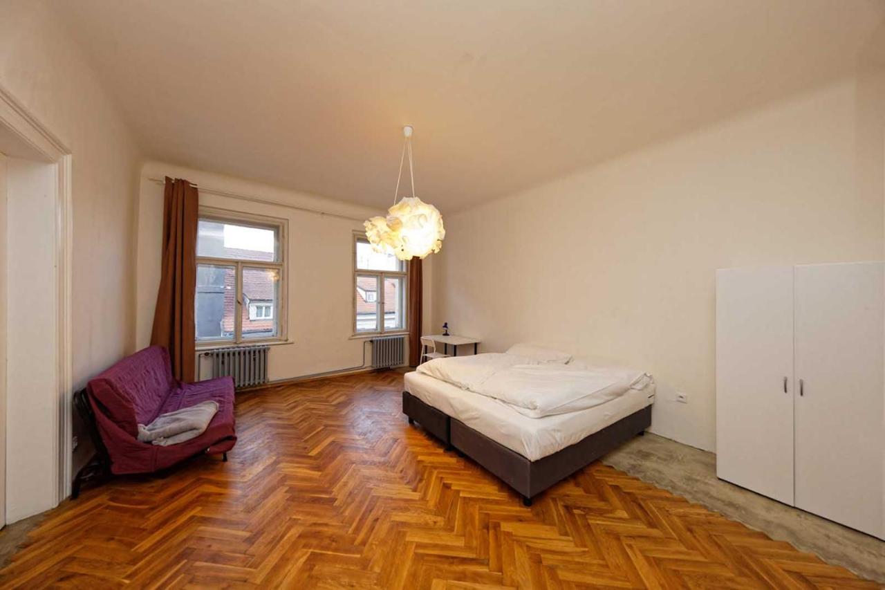 Peter'S Tower Apartments Prága Kültér fotó