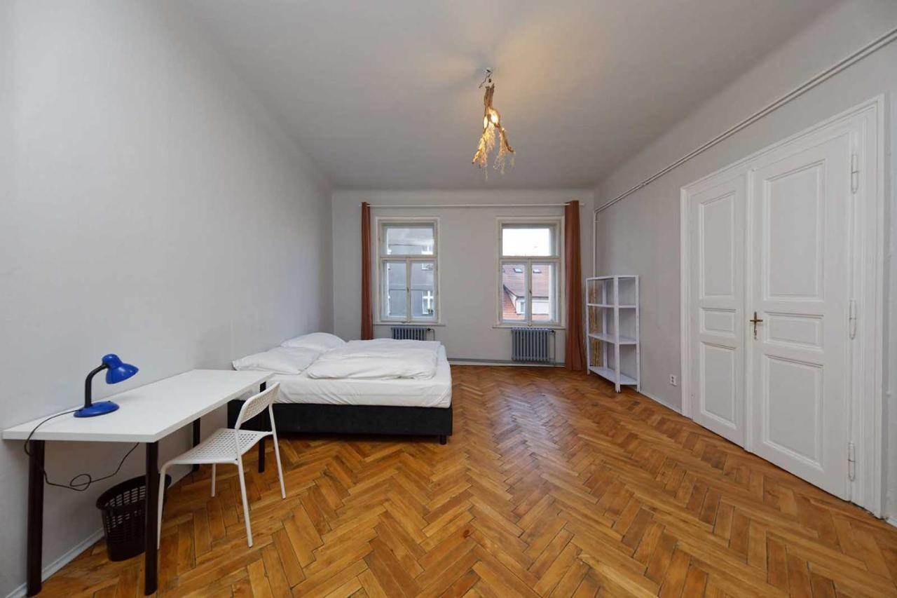 Peter'S Tower Apartments Prága Kültér fotó