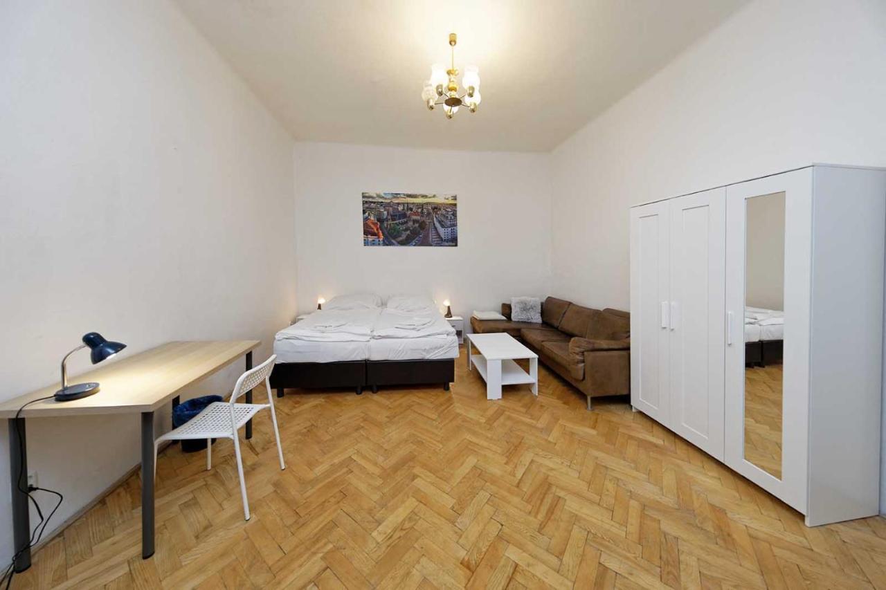 Peter'S Tower Apartments Prága Kültér fotó