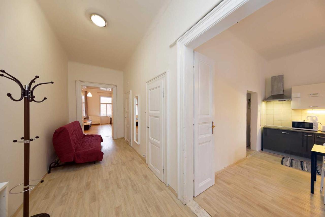 Peter'S Tower Apartments Prága Kültér fotó