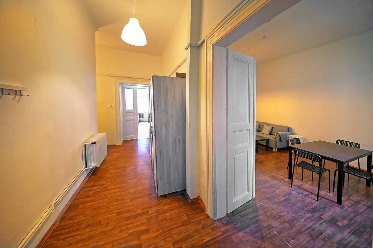 Peter'S Tower Apartments Prága Kültér fotó