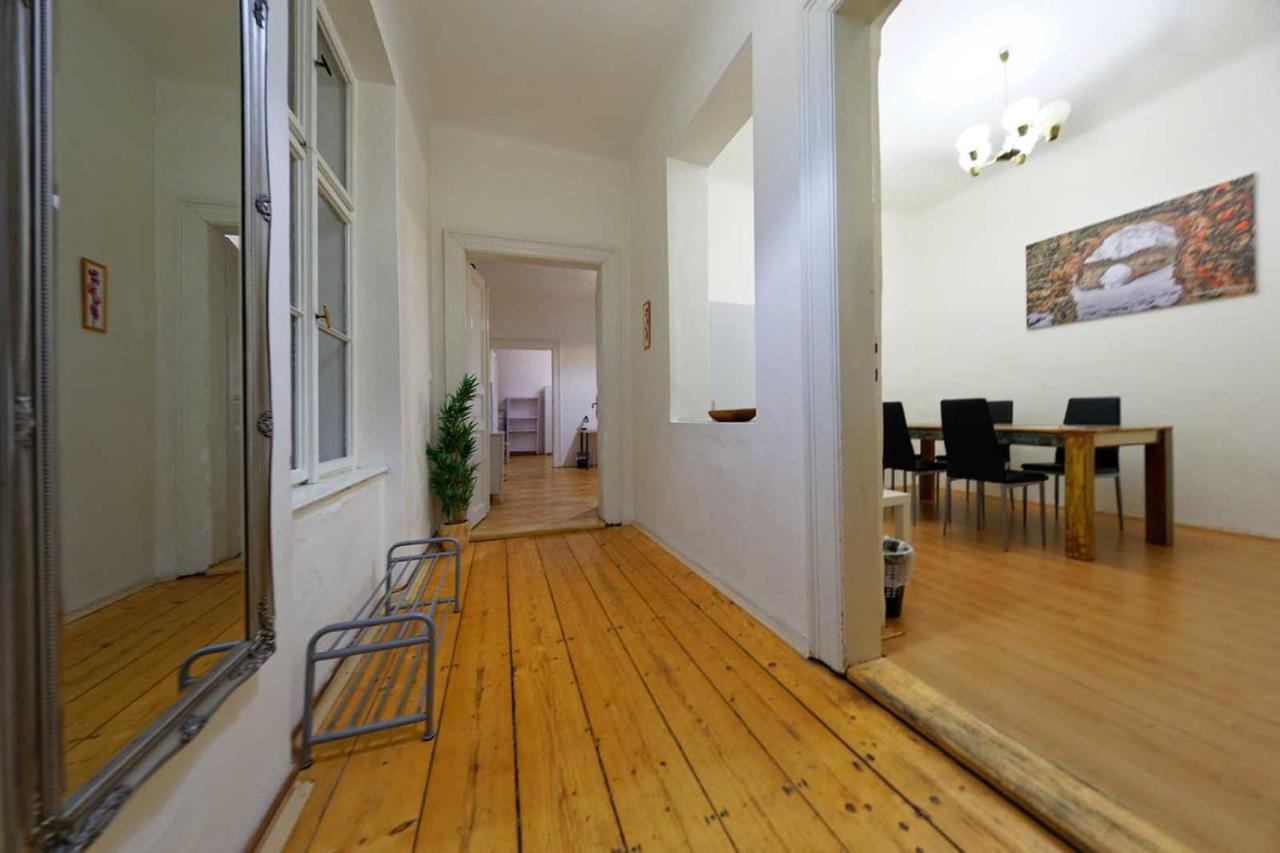 Peter'S Tower Apartments Prága Kültér fotó