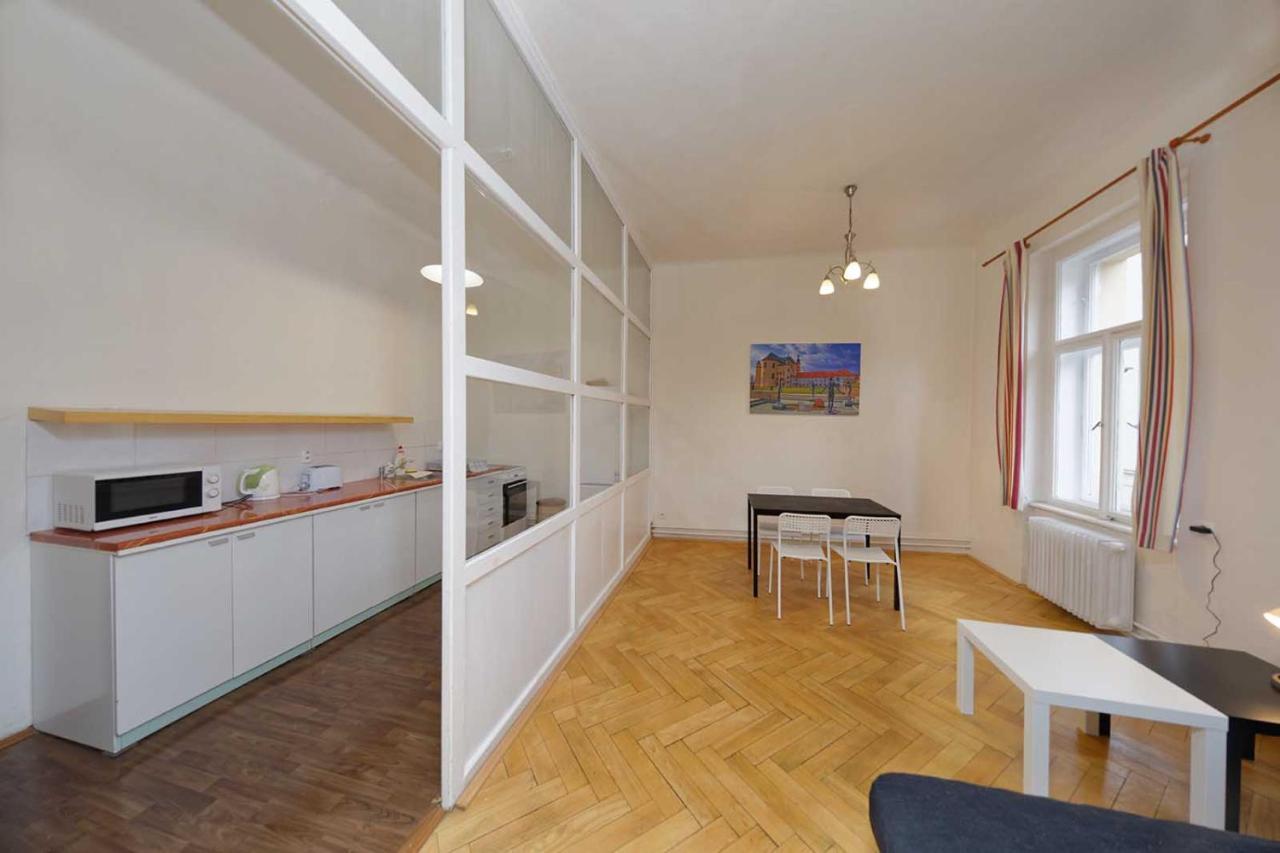 Peter'S Tower Apartments Prága Kültér fotó
