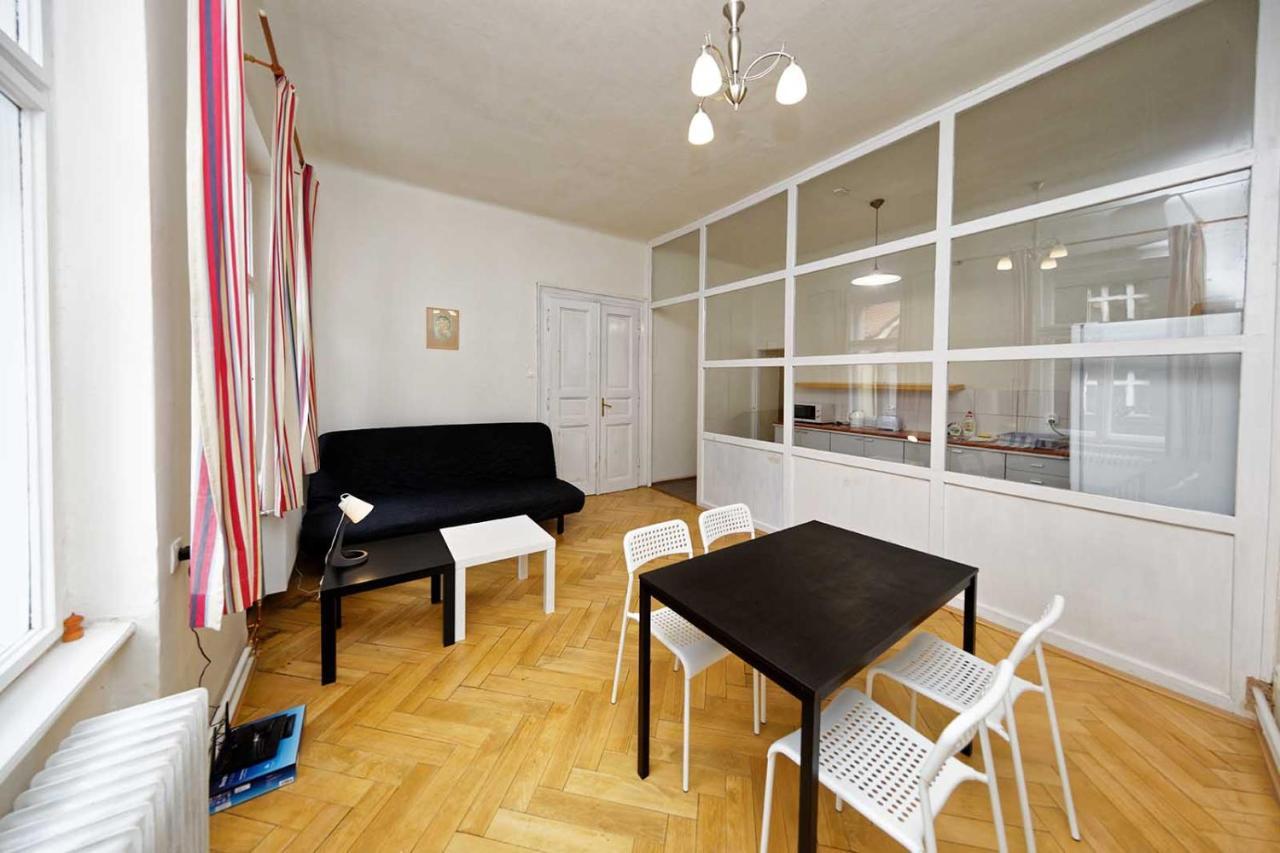 Peter'S Tower Apartments Prága Kültér fotó