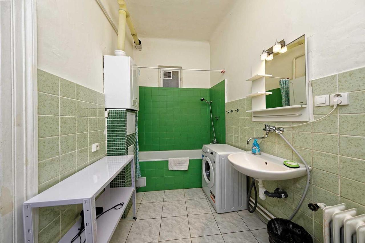 Peter'S Tower Apartments Prága Kültér fotó