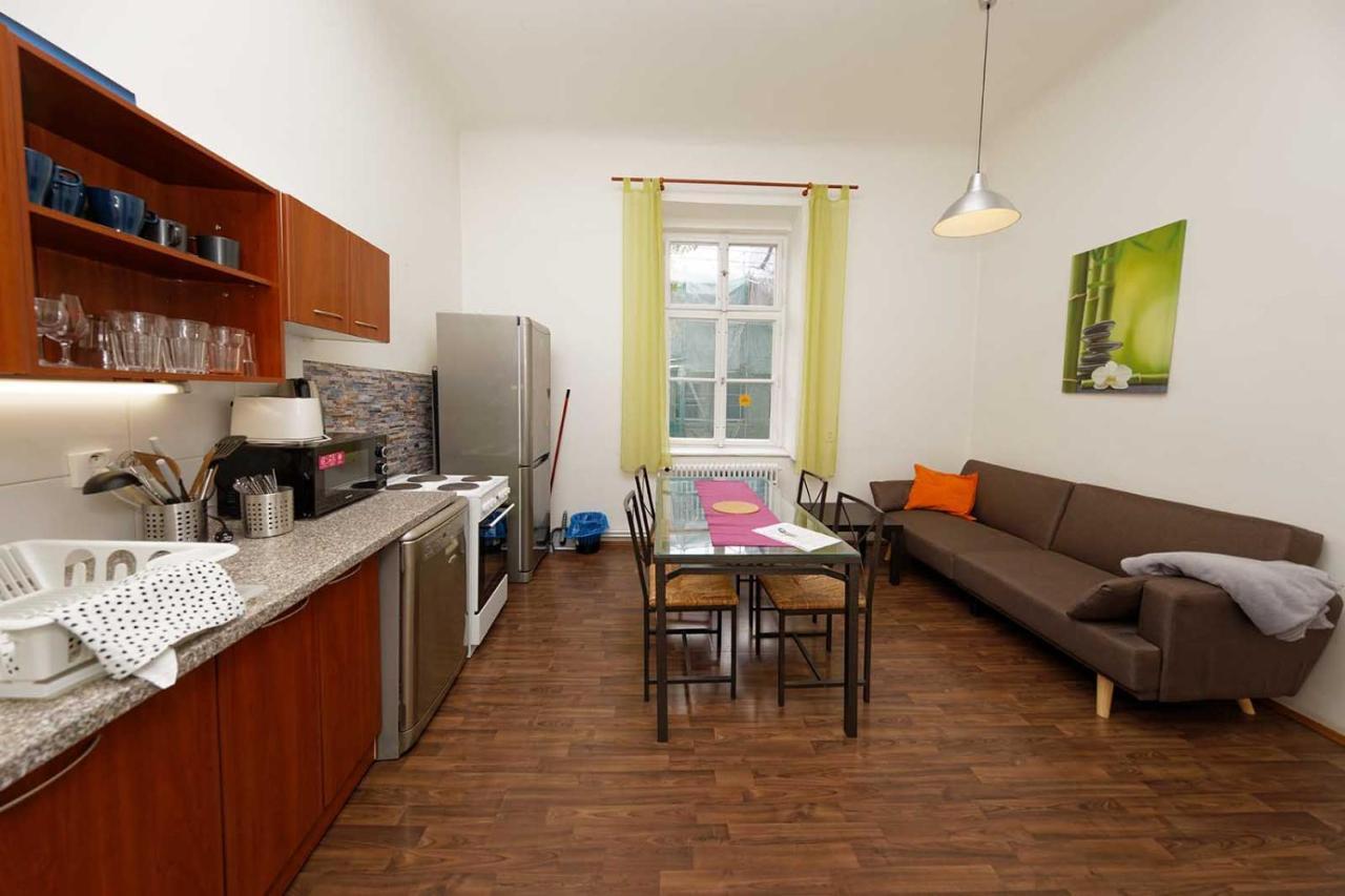 Peter'S Tower Apartments Prága Kültér fotó