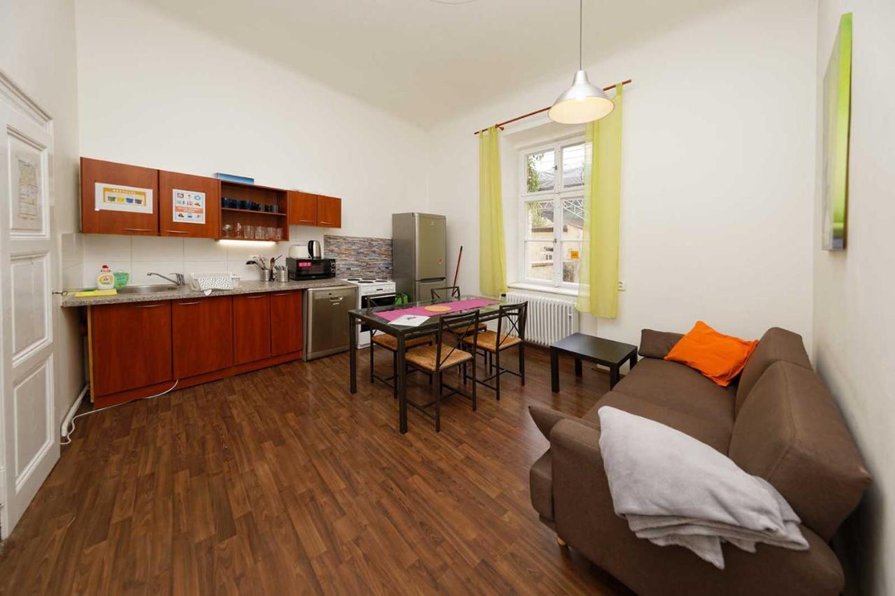 Peter'S Tower Apartments Prága Kültér fotó