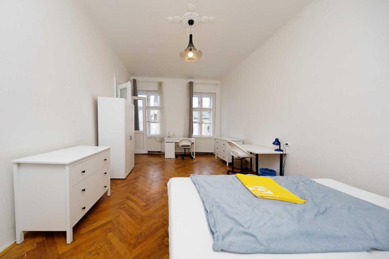 Peter'S Tower Apartments Prága Kültér fotó