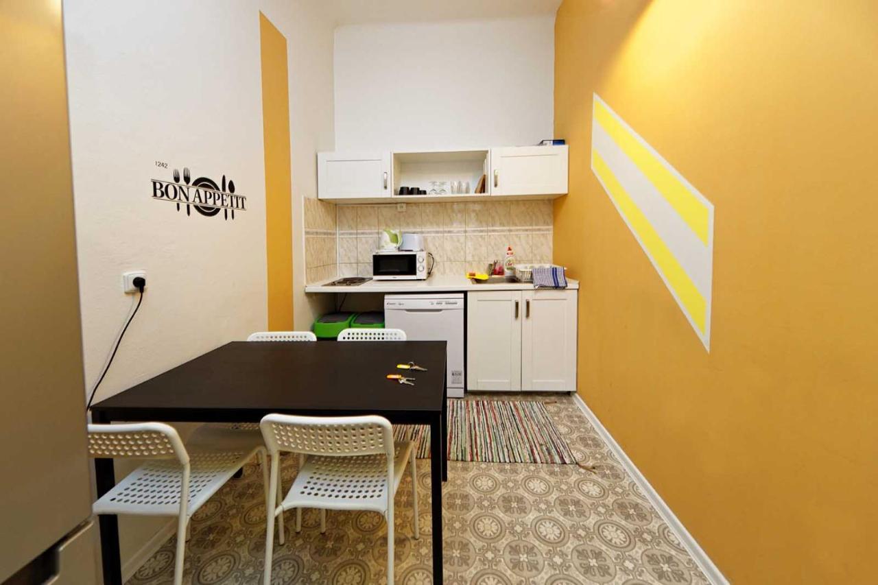 Peter'S Tower Apartments Prága Kültér fotó