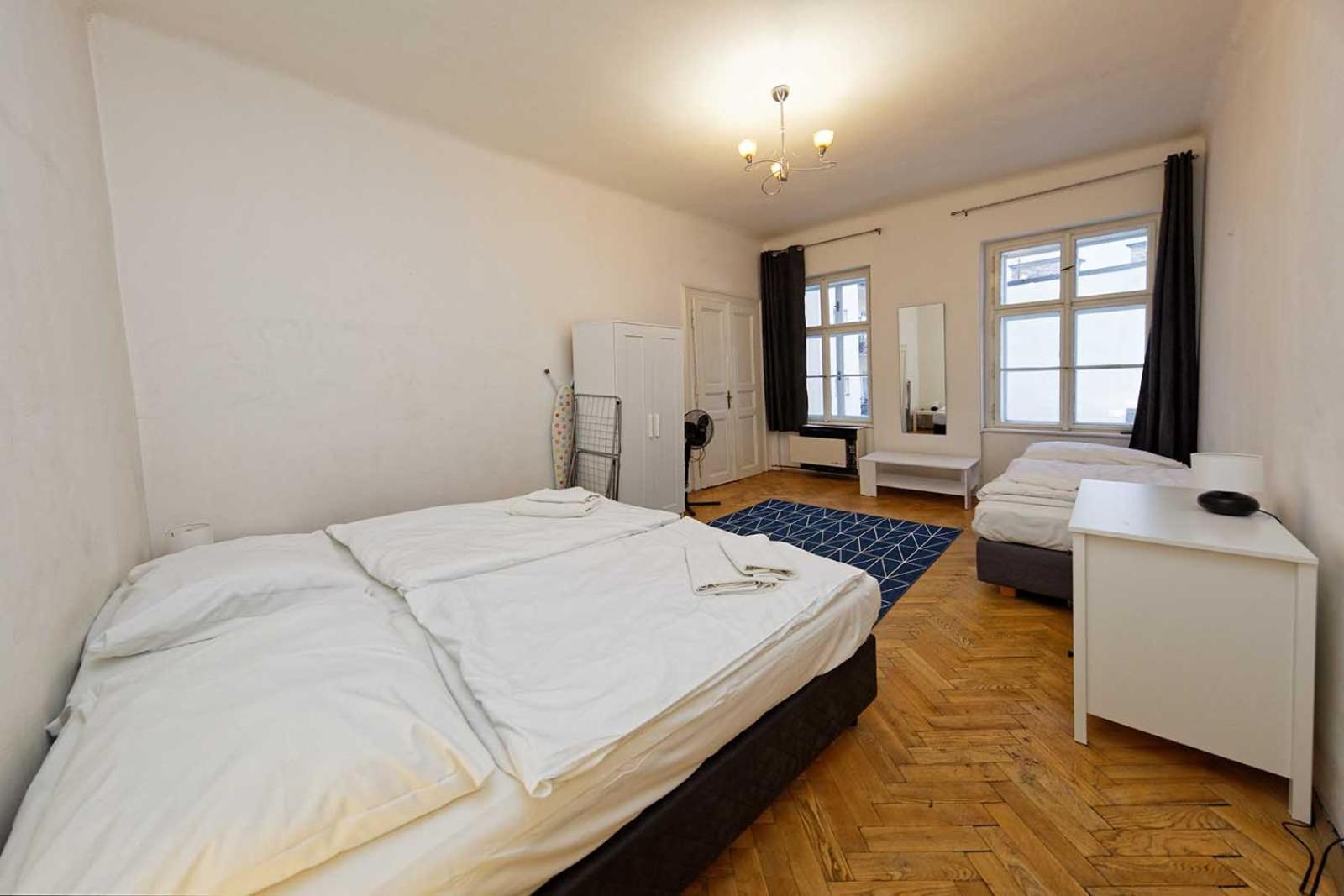 Peter'S Tower Apartments Prága Kültér fotó